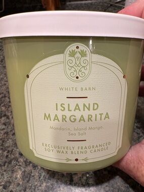 Nwt 3 wick “Island Margarita” from white barn